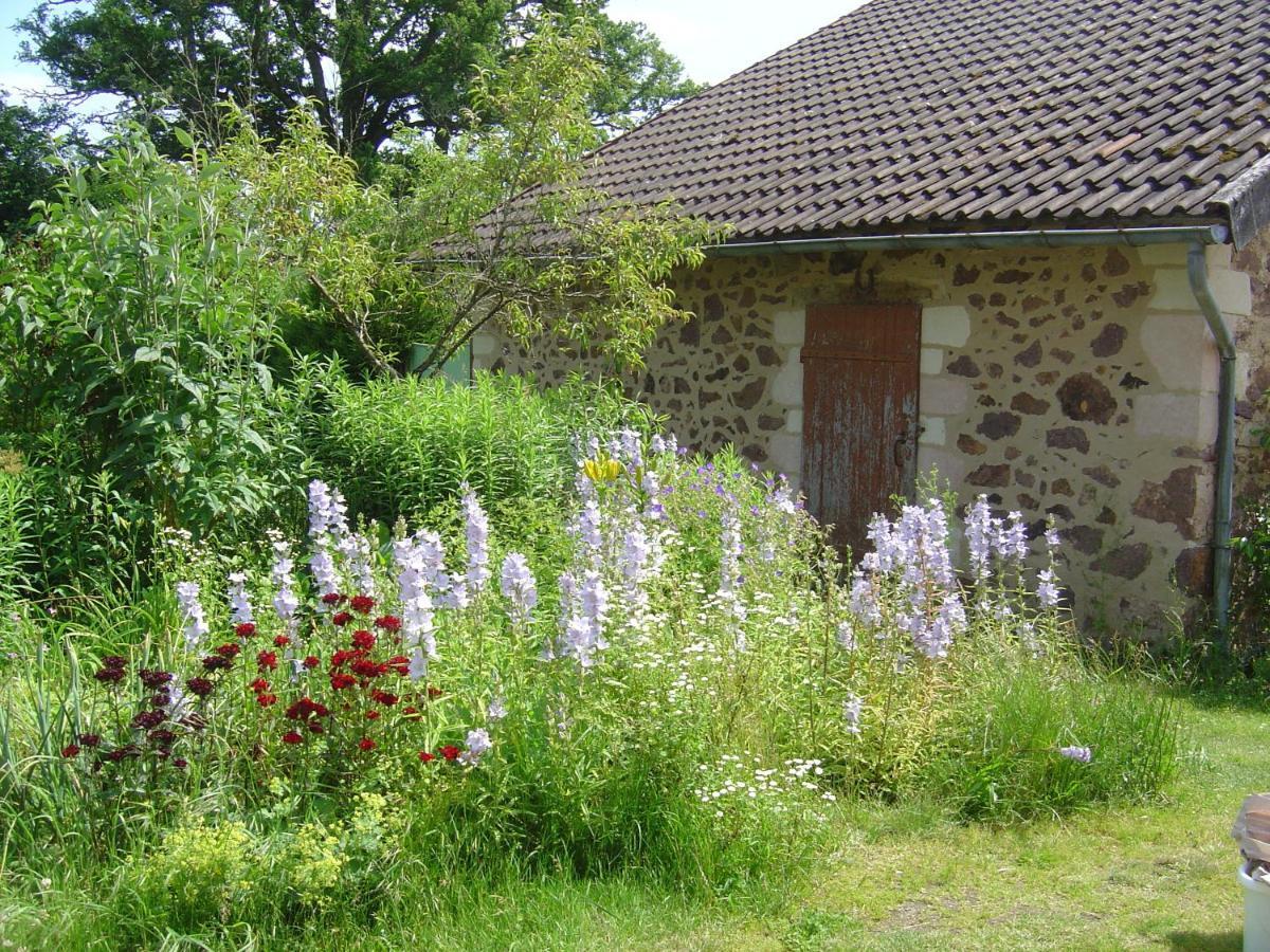 Bed and Breakfast Les Trois Chenes Videix Exterior foto
