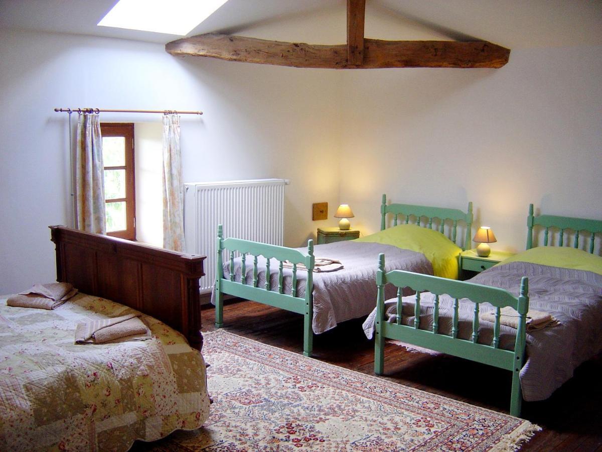 Bed and Breakfast Les Trois Chenes Videix Habitación foto